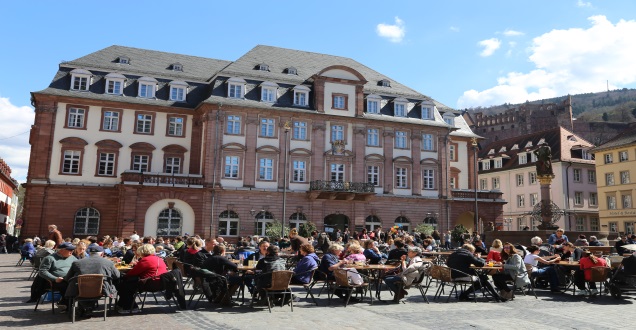 Rathaus Heidelberg mit Marktplatz