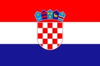 Flagge Kroatien: rot, weißer und dunkelblauer Balken horizontal mit dem Landeswappen im Zentrum. 