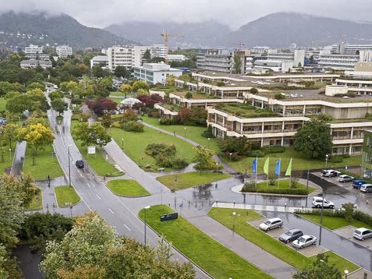 Heidelbergs Campus Im Neuenheimer Feld 