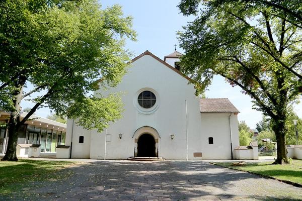 Eingang zur Evangelischen Kirche (Foto: Stadt Heidelberg)