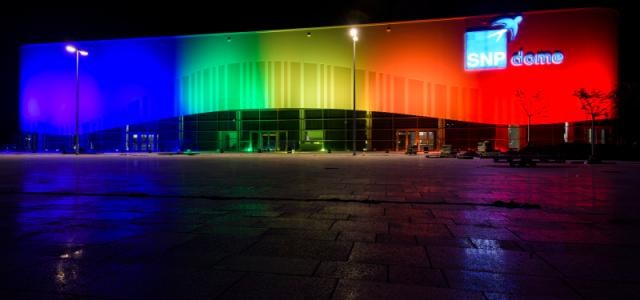 SNP-Dome leuchtet in Regenbogenfarben (Foto: Rothe)
