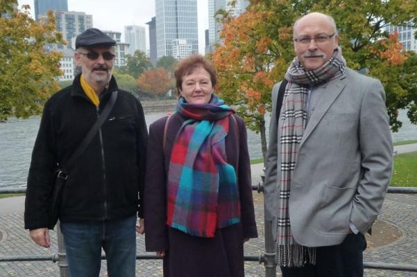 Von links nach rechts: Dr. András Hórvath (stellvertretender Leiter des Stadtarchivs Budapest), dessen Gattin Mártha und Dr. Peter Blum (Foto: Stadtarchiv)