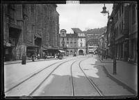 Die Hauptstraße an der Heiliggeistkirche mit Blick aufs Rathaus (Foto: Reichert)