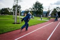 "alla hopp"-Anlage: Junge auf Tartanbahn (Foto: Dittmer)