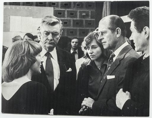 Prinz Philip, Herzog von Edinburgh und Prinzgemahl der britischen Königin besucht das Institut für Sport und Sportwissenschaft der Universität: v.l.n.r.: (?), Präsident des Deutschen Sportbundes Willi Weyer, Stadträtin Beate Weber, Prinz Philip, Institutsdirektor Prof. Dr. Hermann Rieder (Foto: Speck/STA)