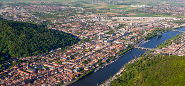 Luftaufnahme von Heidelberg Altstadt. 