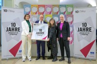 Kulturbürgermeisterin Martina Pfister, Oberbürgermeister Eckart Würzner, Marie-Luise Hiesinger und Kulturamtsleiterin Dr. Andrea Edel im Rathaus bei der Vorstellung von „10 Jahre City of Literature“