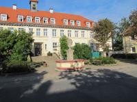 Brunnen vor der Stauffenbergschule