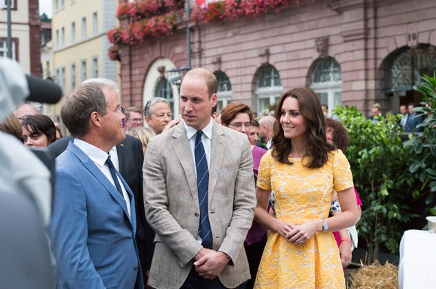 Prinz William und Herzogin Kate mit Oberbürgermeister Eckart Würzner