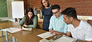 Solving problems together in school (Photo: Dorn)