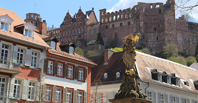 View of the castle from the market place (Photo: Pellner)