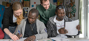 Applicants for asylum during language learning (Photo: Rothe)