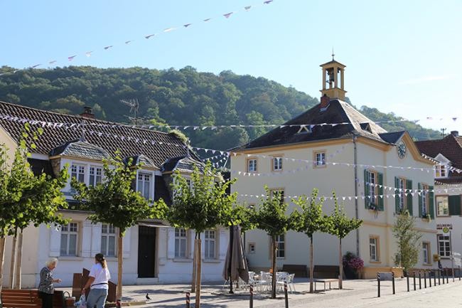 Rathaus in Rohrbach (Foto: Stadt Heidelberg)