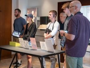 Dauerausstellung im MTC, Blick in den Konferenzraum mit Tabletinhalt (Foto: Buck)