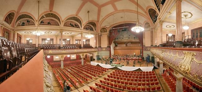 Großer Saal aus der Vogelperspektive (Foto: Jörg Baumann)