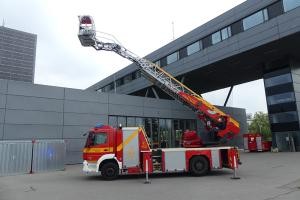 Feuerwehrauto mit Drehleiter