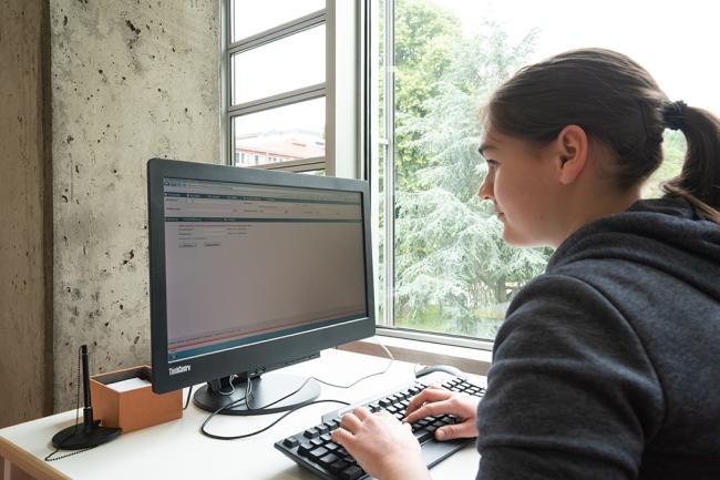 Internetrecherche in der Stadtbücherei (Foto: Kempf)