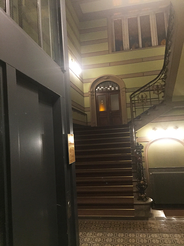 Aufzug im Treppenhaus der Stadthalle (Foto: Stadt Heidelberg) Aufzug im Treppenhaus der Stadthalle (Foto: Stadt Heidelberg)