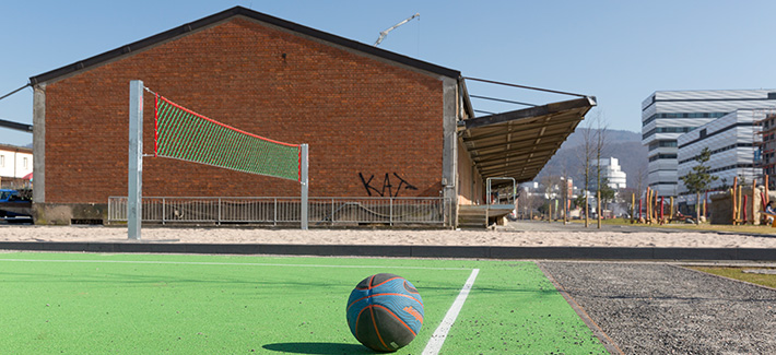 Volley- und Basketballplatz an den Güterhallen (Foto: Buck)