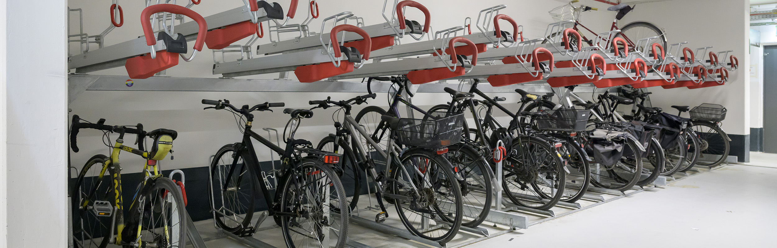 Fahrräder im neuen Fahrradparkhaus Europaplatz