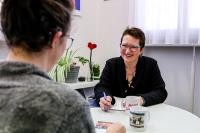 Die Behinderten-beauftragte Christina Reiß gibt Tipps (Foto: Stadt Heidelberg/Pellner) Die Behinderten-beauftragte Christina Reiß gibt Tipps (Foto: Stadt Heidelberg/Pellner)