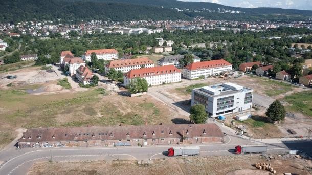 Luftbild der alten Bestandsgebäude auf dem hip.