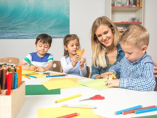 Malen und Basteln in der Kita Bahnstadt (Foto: Bäcker) Malen und Basteln in der Kita Bahnstadt