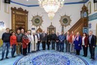 Teilnehmerinnen und Teilnehmer am Heidelberger „Interreligiösen Dialog“ beim Treffen in der Moschee in Rohrbach. (Foto: Rothe)