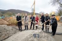 Spatenstich für das neue Haus der Jugend. (Foto: Rothe)