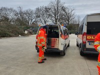 Mobiles Impfteam beim Verladen am ZIZ.