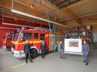 Beim Ortstermin im Wieblinger Feuerwehrhaus am 7. Juni 2021 (v. l.): Frank Karlein, Abteilungskommandant Freiwillige Feuerwehr Wieblingen, Umweltamtsleiterin Sabine Lachenicht, Klimabürgermeister Raoul Schmidt-Lamontain und Oberbürgermeister Prof. Dr. Eckart Würzner. (Foto: Rothe) Beim Ortstermin im Wieblinger Feuerwehrhaus am 7. Juni 2021 (v. l.): Frank Karlein, Abteilungskommandant Freiwillige Feuerwehr Wieblingen, Umweltamtsleiterin Sabine Lachenicht, Klimabürgermeister Raoul Schmidt-Lamontain und Oberbürgermeister Prof. Dr. Eckart Würzner.