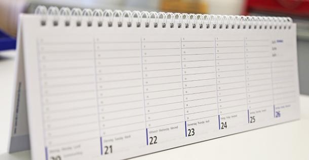 Stehender Tischkalender
