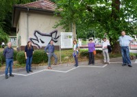 Freuen sich über neue Geopunkte (von links): Jochen Kohn (Abteilungsleiter Lernort Natur, Geo- und Naturpark), Sabine Lachenicht (Leiterin Amt für Umweltschutz), Raoul Schmidt-Lamontain (Bürgermeister für Klimaschutz, Umwelt und Mobilität), Dr. Jutta Weber (Geschäftsführerin Geo-Naturpark Bergstraße-Odenwald), Anneliese Huber (Stadteilverein Ziegelhausen, Vorstand), Wolfgang Vater (Stadtteilverein Ziegelhausen, Vorstand), Raimund Beisel (Vorsitzender Stadtteilverein Ziegelhausen). (Foto: Felix Huth) (von links): Jochen Kohn (Abteilungsleiter Lernort Natur, Geo- und Naturpark), Sabine Lachenicht (Leiterin Amt für Umweltschutz), Raoul Schmidt-Lamontain (Bürgermeister für Klimaschutz, Umwelt und Mobilität), Dr. Jutta Weber (Geschäftsführerin Geo-Naturpark Bergstraße-Odenwald), Anneliese Huber (Stadteilverein Ziegelhausen, Vorstand), Wolfgang Vater (Stadtteilverein Ziegelhausen, Vorstand), Raimund Beisel (Vorsitzender Stadtteilverein Ziegelhausen) stehen vor einer Infotafel