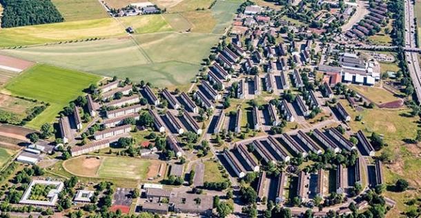 Blick aus der Luft auf die Häuser vom Patrick-Henry-Village. 