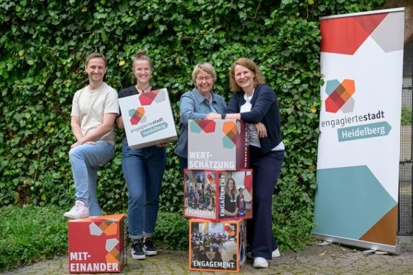 von links: Jens Ritter (Stadtjugendring Heidelberg e.V.), Elisa Itte (Sportkreis Heidelberg e.V.), Beate Ebeling (FreiwilligenAgentur Heidelberg), Hanni Derr (Stadt Heidelberg), von links: Jens Ritter (Stadtjugendring Heidelberg e.V.), Elisa Itte (Sportkreis Heidelberg e.V.), Beate Ebeling (FreiwilligenAgentur Heidelberg), Hanni Derr (Stadt Heidelberg),