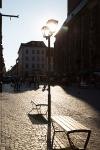 Mastaufsatzleuchte doppelt und Bänke ohne Lehne (Foto: Buck)