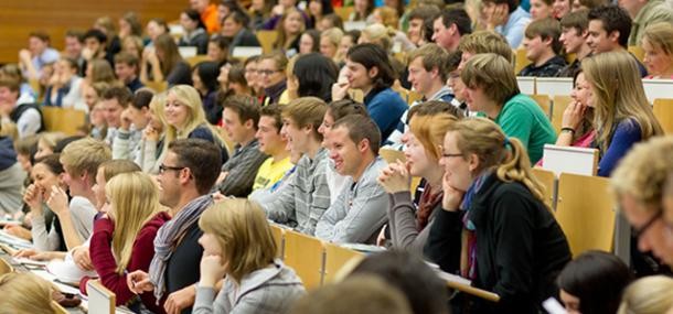 Studierende in einem Vorlesungssaal (Foto: Uni Heidelberg) Studierende in einem Vorlesungssaal