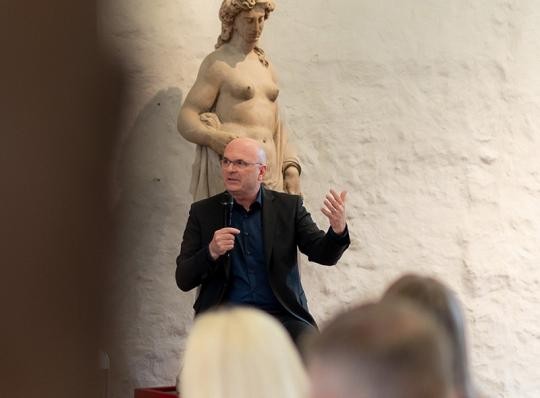 01_bild_dinner_im_schloss__4138