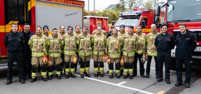 Gruppenbild der Lehrgangsteilnehmer mit den Ausbildern
