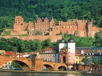 Schloss und Alte Brücke im Sonnenschein (Foto: HD Marketing) Schloss und Alte Brücke im Sonnenschein