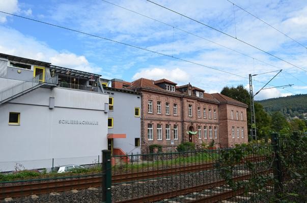 Grundschule Schlierbach mit Sporthalle (Foto: Großkinsky) Grundschule Schlierbach mit Sporthalle (Foto: Großkinsky)