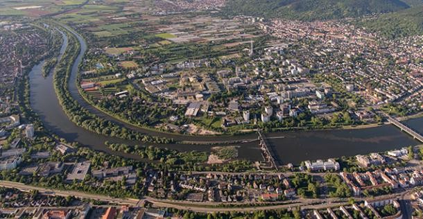 Luftbild der Stadtteile Neuenheim und Bergheim 