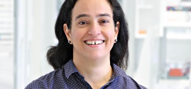 Porträt von DKFZ-Wissenschaftlerin Nina Papavasiliou (Bild: Jutta Jung, DKFZ)