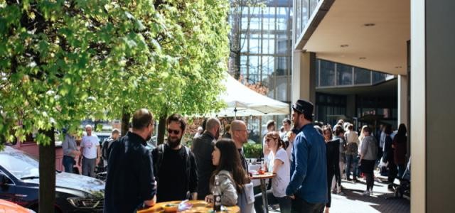 Austausch unter Kreativen beim FensterLunch am FensterPlatz