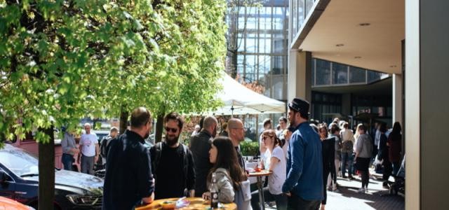 Austausch unter Kreativen beim FensterLunch am FensterPlatz 