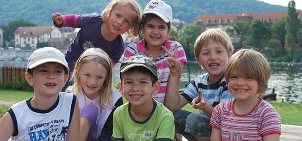 Kindergruppe auf der Neckarwiese