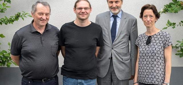 Das Team der IBB-Stelle mit dem Heidelberger Sozialbürgermeister (v.l.): Ralph Schröder, Kai Neumann, Bürgermeister Dr. Joachim Gerner und Melanie Schock. (Foto: Rothe)