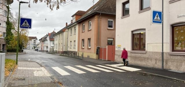 Blick auf den Zebrastreifen