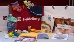 Begrüßungspaket für Heidelberger Familien mit Neugeborenen (Foto: Kristina Wetzel) Taschen mit Informationsmaterial und kleinen Baby-Geschenken (Foto: Kristina Wetzel)
