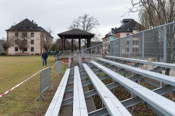 Campbell Barracks Tribüne am Paradeplatz (Foto: Rothe)